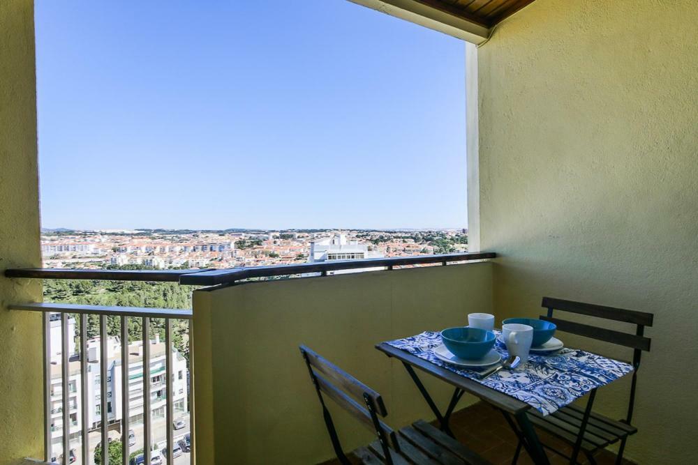 Apartament Cozy Studio With Balcony And Beautiful View Cascais Zewnętrze zdjęcie